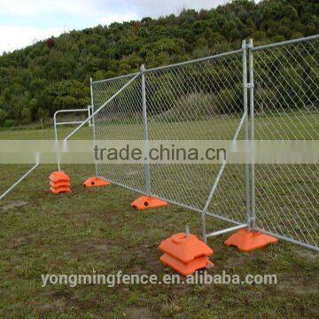 Steel chain link fence panels and rolls for sports field fencing