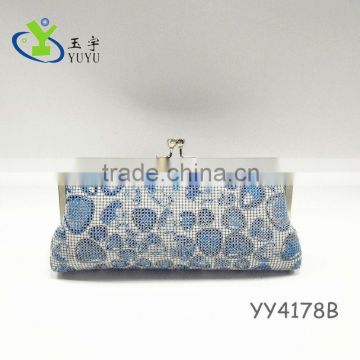 Blue and white design kisslock frame bag