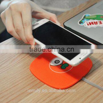 Portable Slicone Mobile Wireless Charger QI Standard Charging Board for Apple / Samsung / NOKIA / Android photo-4