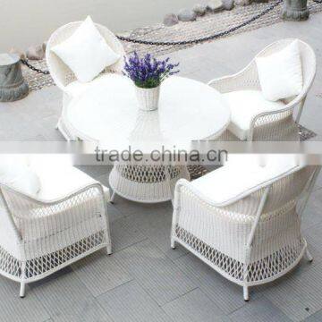 garden white wicker coffee table set