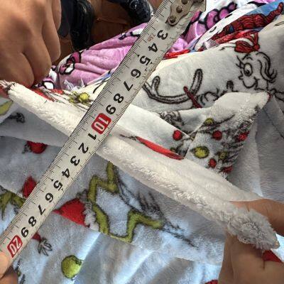 Coral Fleece Blanket Poncho to Keep Warm and Also Using for Bedding Sheets Support Small MOQ photo-3