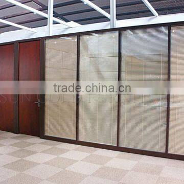 Hot selling wooden partition divider furniture,office glass partition wall with blind curtain ( SZ-WSP364)