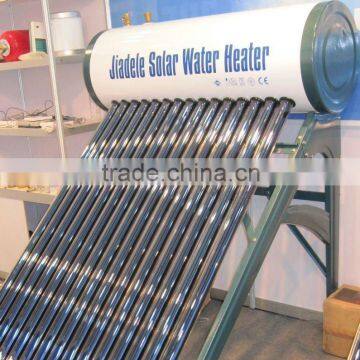 Integrated heat pipe solar water heater