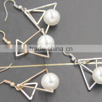 Generous Artifical Pearl on Triangle Stud Earrings photo-6