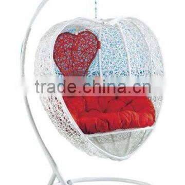 Tunisia Donna red love heart outdoor Garden plastic wicker pe rattan hammock chair hanging chair swing chair