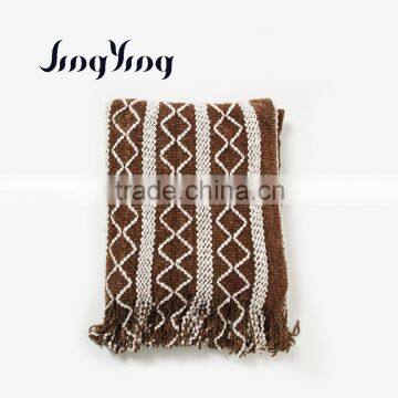 Chinese Factory Acrylic White/brown Color Jacquard Crochet Blanket With Short Tassels