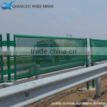 Outdoor Green Color Anti Dazzle Expanded Metal Mesh Fence photo-4