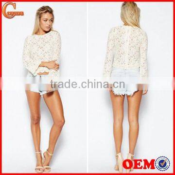 New Arrival Fashion Loose Through Look Floral Lace Lady Blouse photo-1