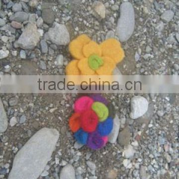 Felt flowery brooch/ Natural Handmade flowery brooch