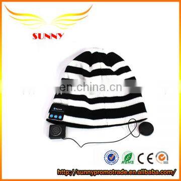 High Quality Children's Winter Hat Knitted Hat with Lurex and Pompoms