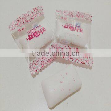 confectionery gum--strawberry flavor