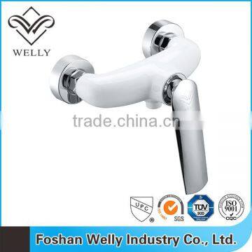 2016 Bathroom Accessories Wall Mounted Bathroom Bathtub Shower Faucet