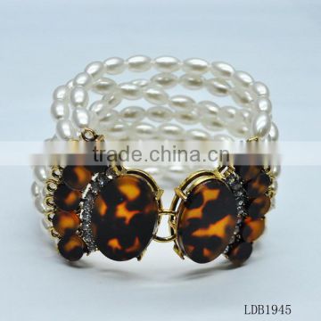 Tortoise color fan linked pearl beaded bracelet new design stretch bracelet