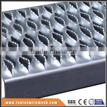 Hot dipped galvanized high quality perforated grip strut grating for Workway Platform and Vehicle Steps