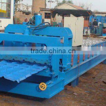 Glazed tile roll forming machine