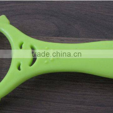 Plastic Handle Creative Home Plane Scraping Fruit Planing Smile Kitchen Supplies Household Goods Kitchen Peeler P07 photo-4