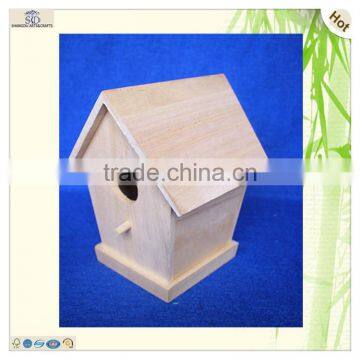 Hot Selling Eco-friendly Outdoor Decorating Polished Wooden Bird House photo-6