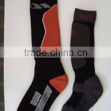 Jacquard combed cotton socks for men