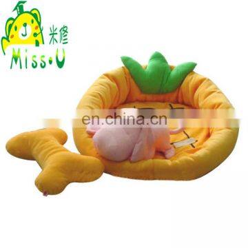 High Quality Comfortable Pineapple Hypaethral Plush Kennel Pet Toys For Dogs