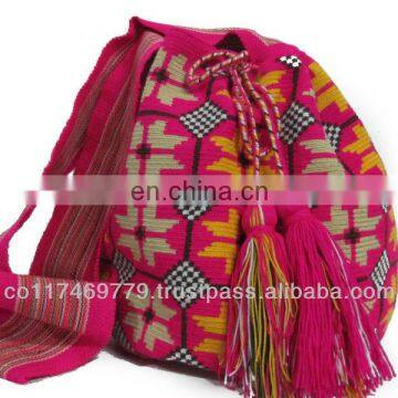 Mochilas wayuu, colombian bags, made by indigenas