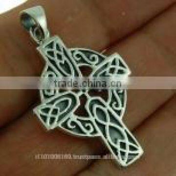 Medium Celtic Trinity Cross Silver Pendant, pn101