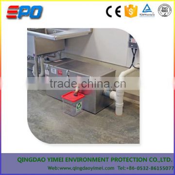 Dining oil-water separator for sewage treatment equipment