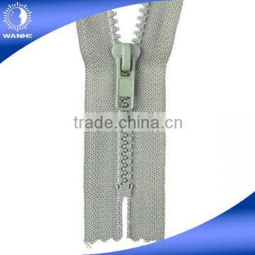 #5 Plastic Zipper With Auto Lock