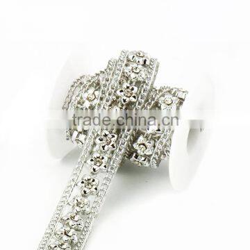 Silver color hotfix flower deisgn rhinestone garment chain