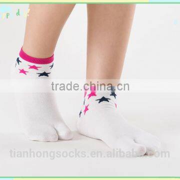 Combed cotton socks woman tow toe socks knitting machine socks bulk wholesale