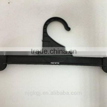 Plastic Hangers With Two Clips