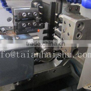 Torno de husillo movil; that is used to machine thin and long metal workpiece, small workpiece machine