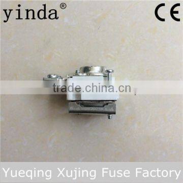 Fuse Base Mounted on Bus photo-2