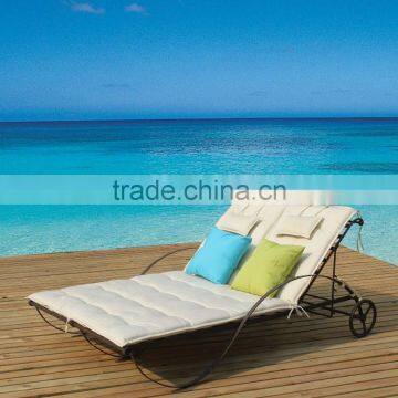 Stylish Double Seat Wrought Iron Chaise Lounge, lover beach chair with comfortable cushion, sun bed with cushion