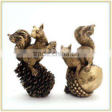 Custom Fashion Garden Decorative Animal Resin Cute and Vivid Squirrel Figurine for Sale photo-2