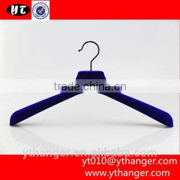 YY0451 Black Mens t Shirts Plastic Hanger Velvet Thin Clothes Hanger With Logo photo-6