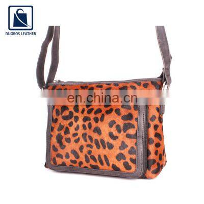 2022 Exclusive Range of Matching Stitching Fashion Style Genuine Leather Women Sling Bag from Wholesale Manufacturer