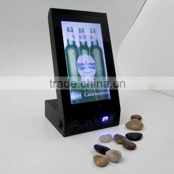 7 Inch LCD Screen L Shape Desktop Advertising Player With Power Bank