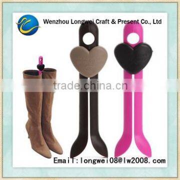 adjustable plastic boot shoe keepers with heart shape