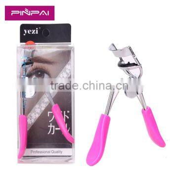 2016 hot sale coloful plastic handle covered metal eyelash curler