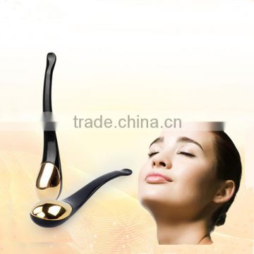 Eye wrinkle removal low intensity shock wave device