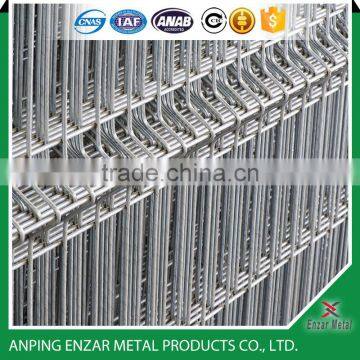 metal iron curvy welded mesh fence