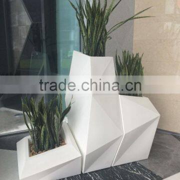 FO-325 Large Decorative FIberglass design Set planter