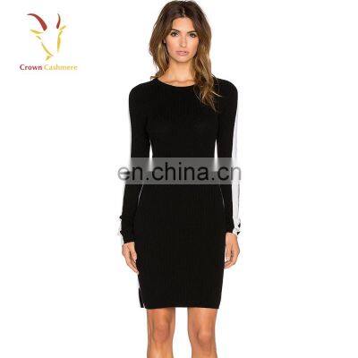 Женское длинное платье-сумка из шерстяного вязания photo-3