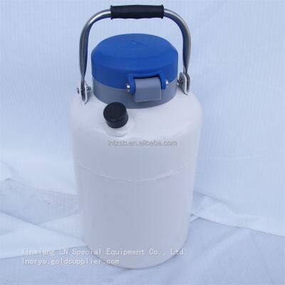 Strolling Through This Dewar Bottle Store, One's Mood Will Become Colorful photo-4