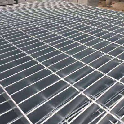 Maßgeschneiderte Stahlgitter mit kostenloser CAD-Designservice für Architekturprojekte