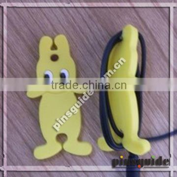 Advertising Gifts Custom Shape Logo Printed Plastic Animal Cable Winder For Headphone Managerment