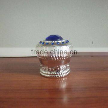 Zinc alloy crown-shaped metal cap for perfume bottle