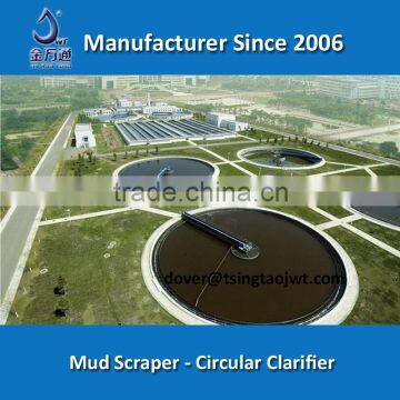 Central drive waste water clarifier in waste water treatment