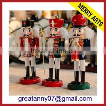 Wholesale wooden pattern toy soldier nutcracker outdoor&indoor nutcracker