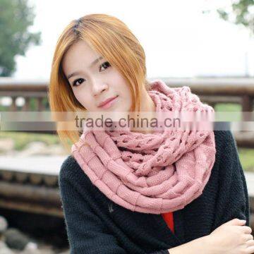 2013 fashion latest design circle loop women knitted scarf